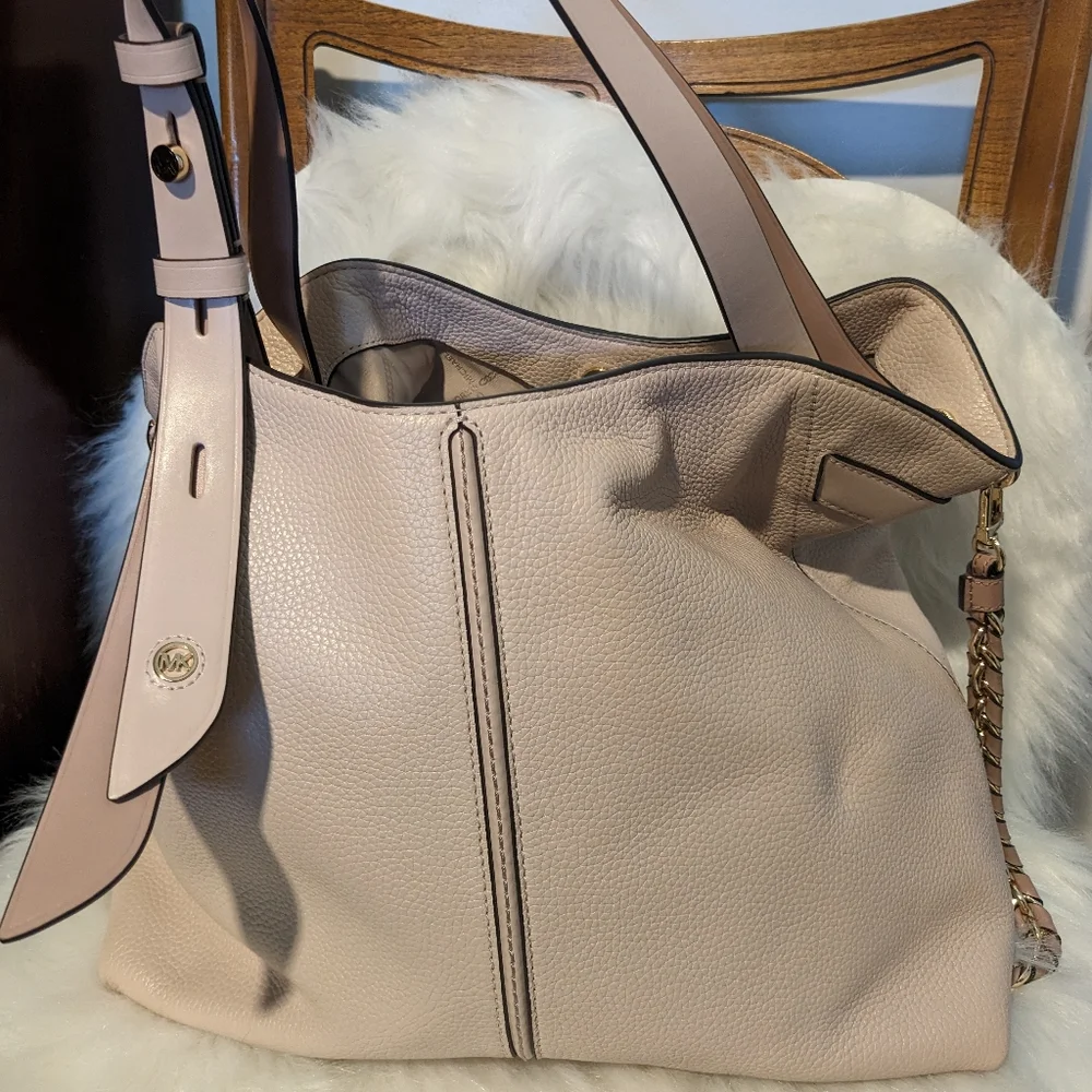 Michael Kors Downtown Astor - Picture 2 of 8